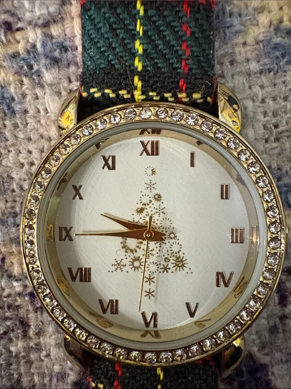 Plaid Fabric Strap Wristwatch with Rhinestone Bezel